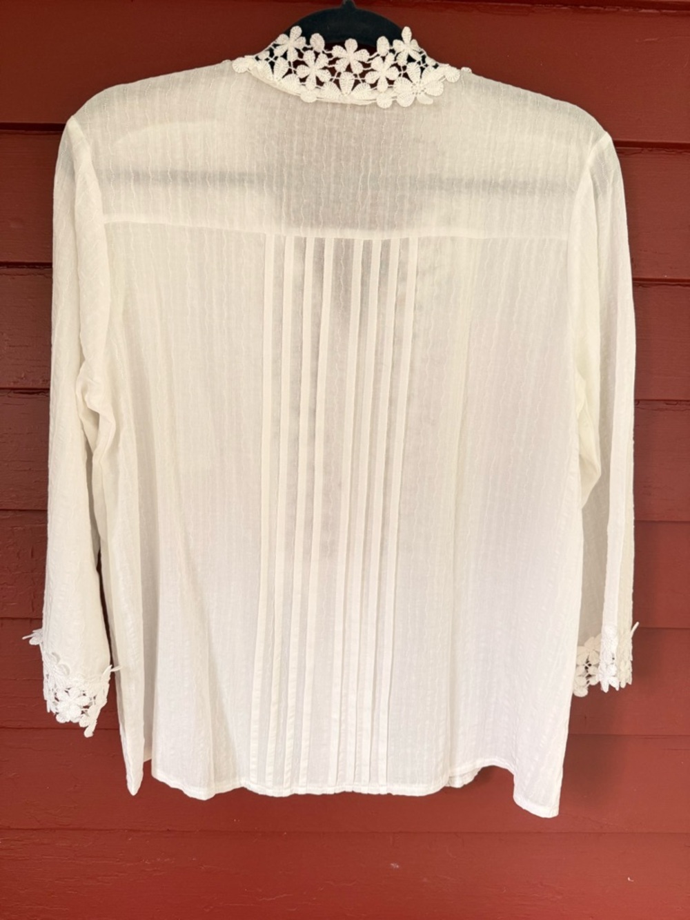 Women's White Floral Crochet-Trim Blouse - Picture 3 of 5